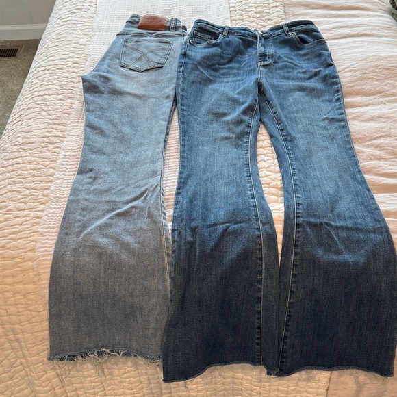 TWO Pair Commense Fit & Flair Jeans 
One medium wash one light wash - Picture 2 of 4